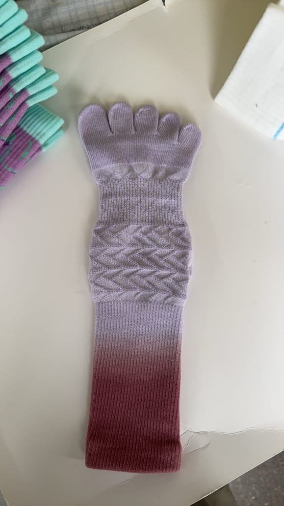 custom tie dye-5-toe-socks