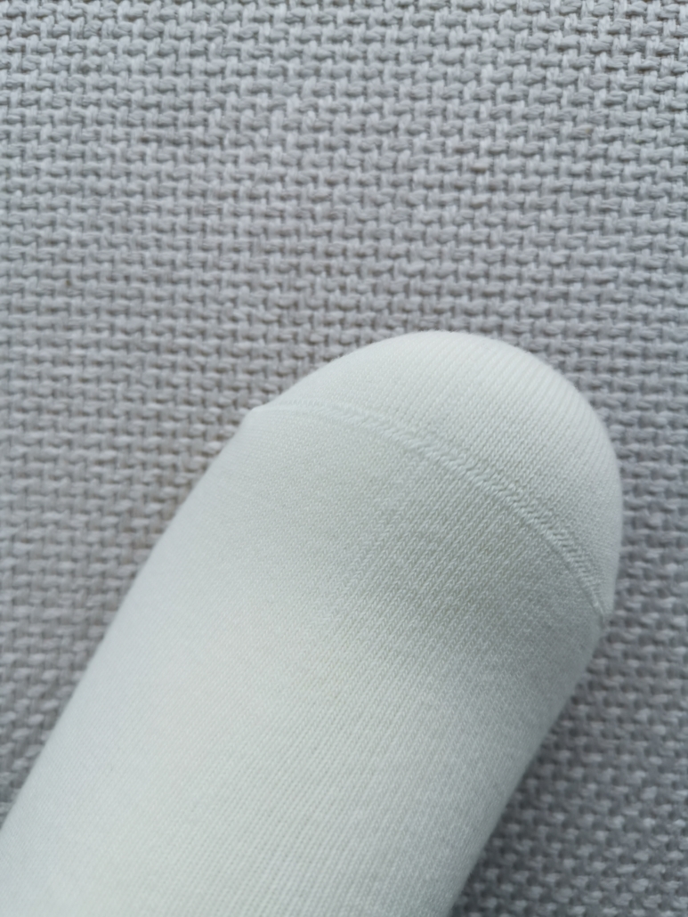 seamless toe outside of sock view